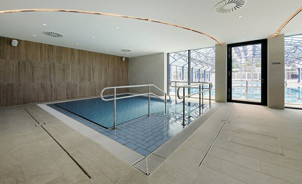 Фото Hotel OTP Balatonszemes