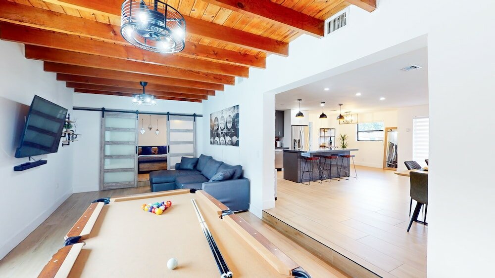 Фото Villa Camila 5br Luxury Home with Pool