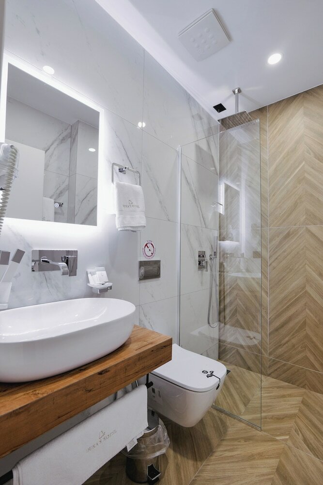 Фото Duka's Hotel