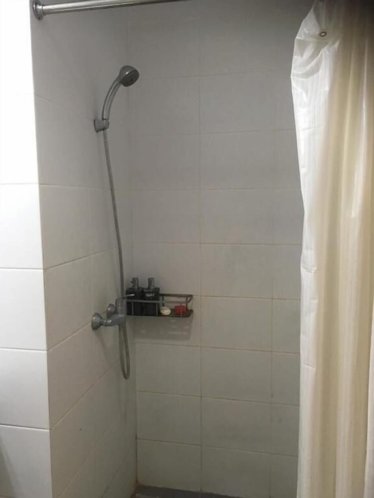 Фото Beverly Dago Apartment by HouseinBandung