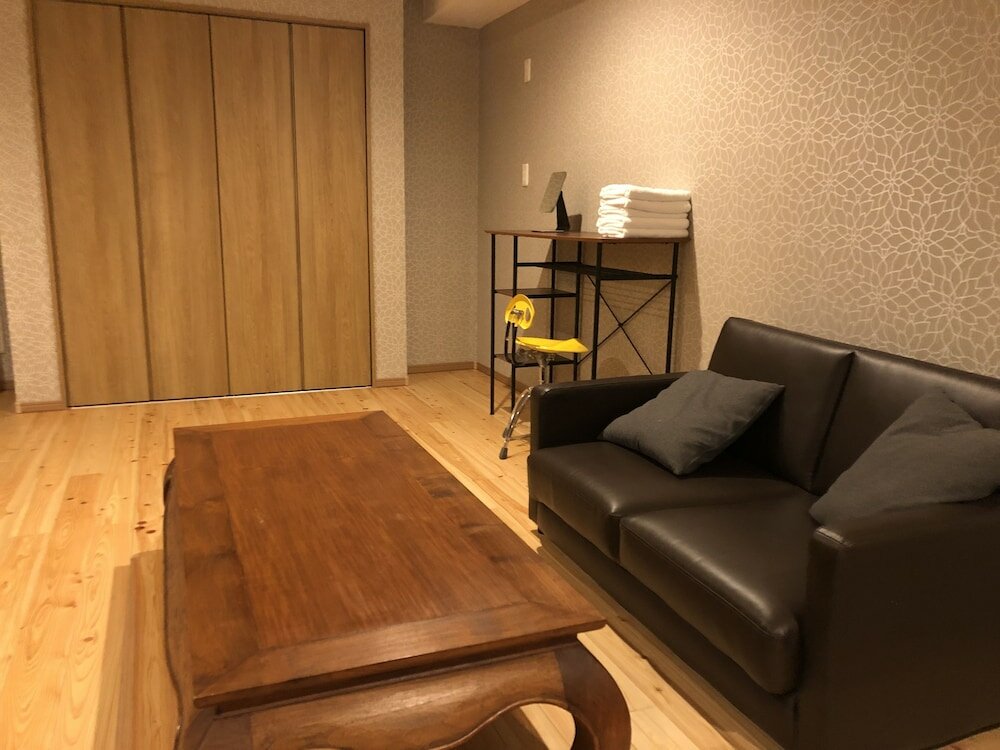Фото Shimanouchi Luxury Apartment