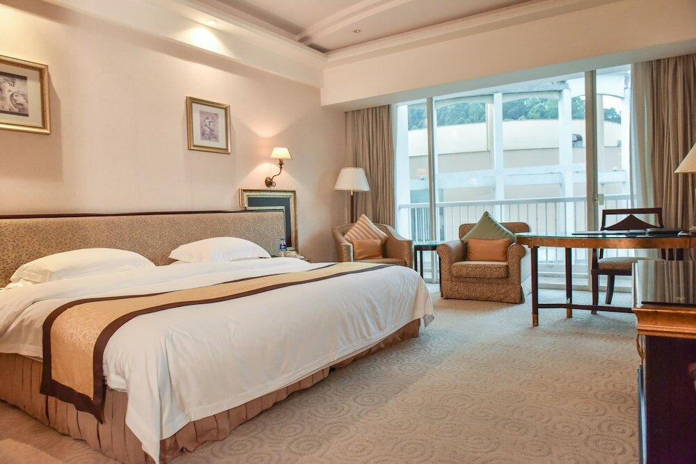 Фото Dongguan Mcb Lake Hotel