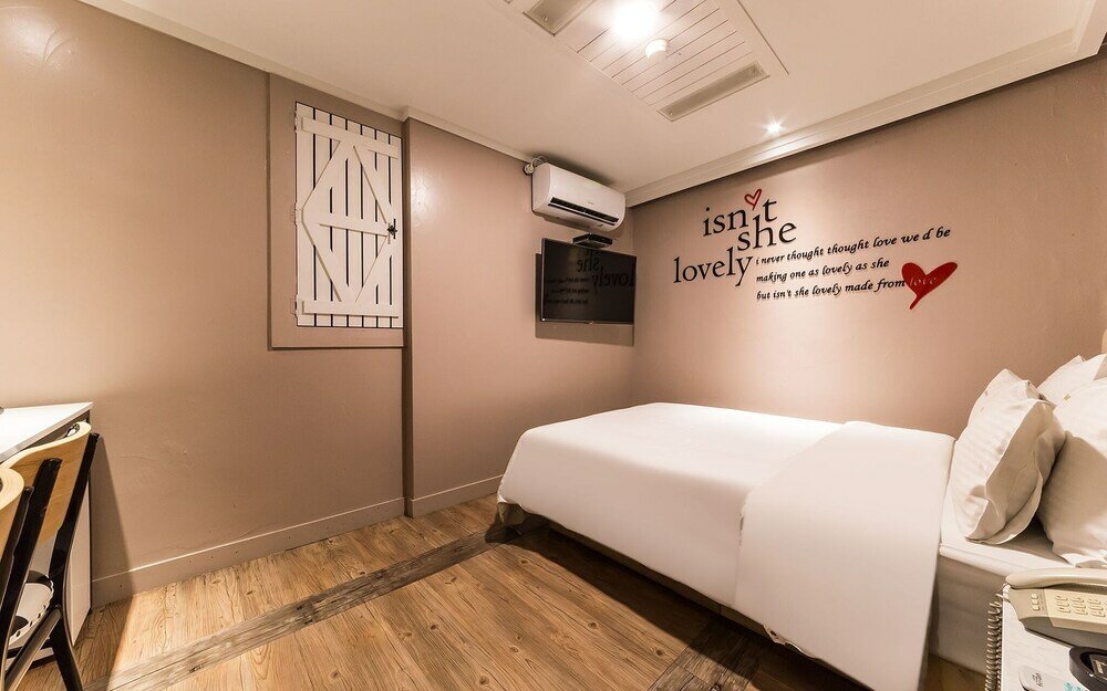 Фото Shinchon Hotel Ludi