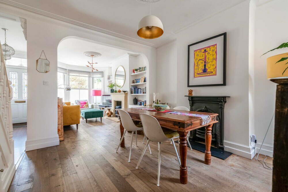 Фото Ealing's Cozy Garden Retreat