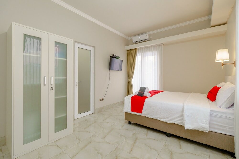 Фото RedDoorz near Taman Makam Pahlawan Cikutra