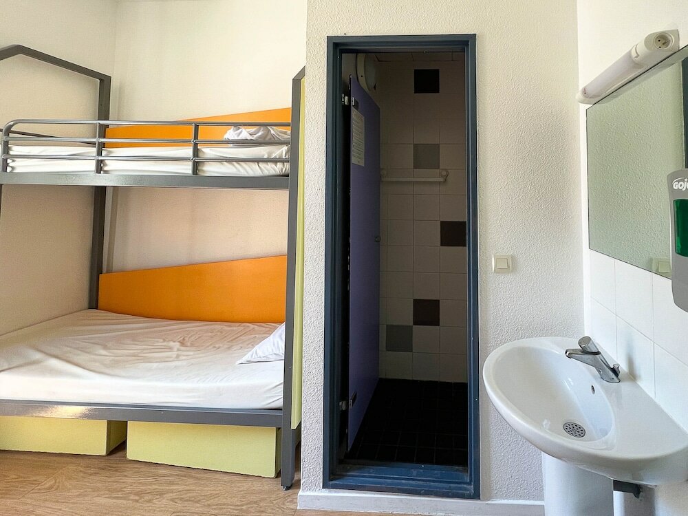 Фото Auberge de Jeunesse Hi Nice - Les Camélias