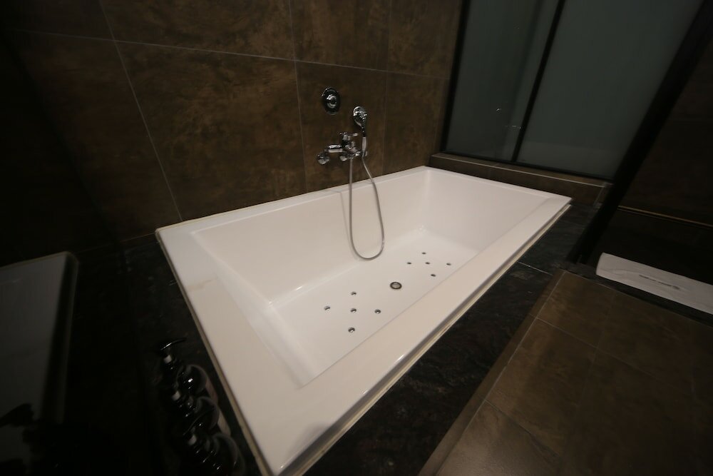 Фото Brown Dot Hotel Beomil