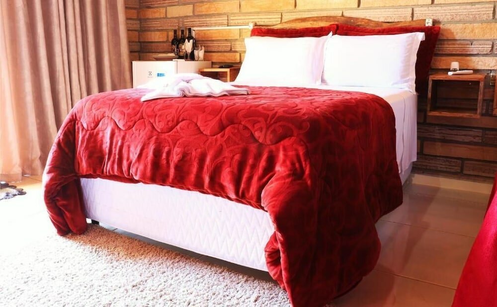 Фото Pousada Chalés Vale do Rio do Boi