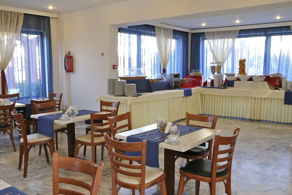 Фото Marina Sands Art Hotel