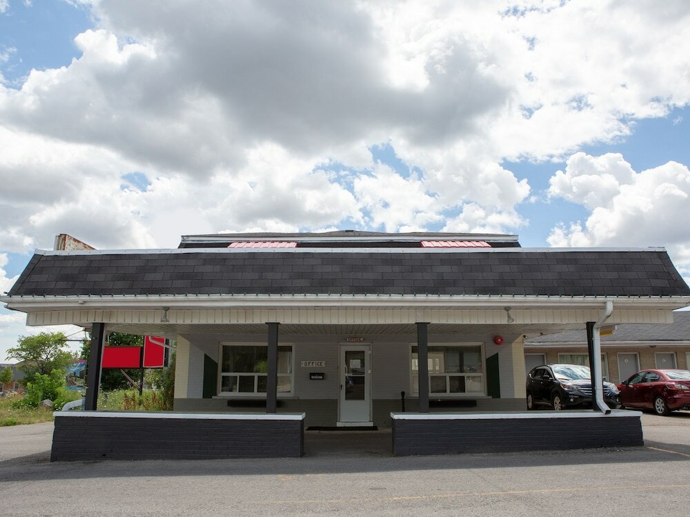 Фото Hotel Richmond Hill On North