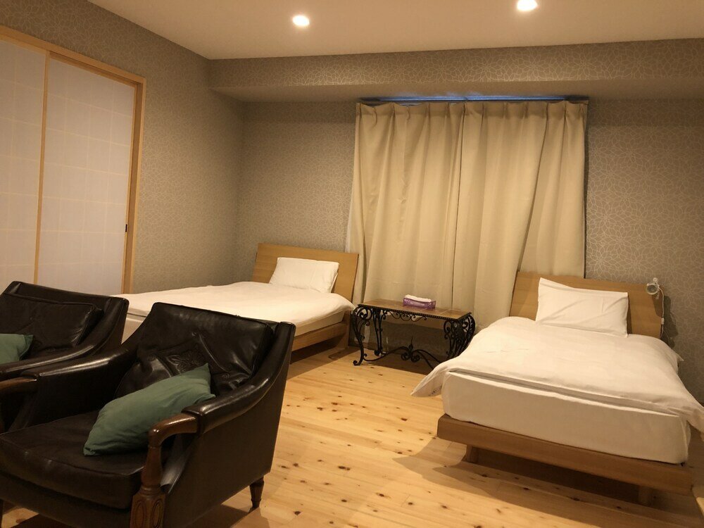 Фото Shimanouchi Luxury Apartment