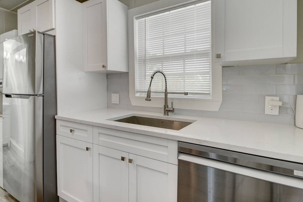 Фото Sunset Cottage West Palm Beach/close to Downtown Shops Pet Friendly