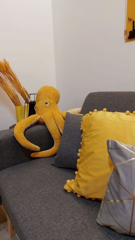 Фото Calle de Esteban Terradas 3 bajo