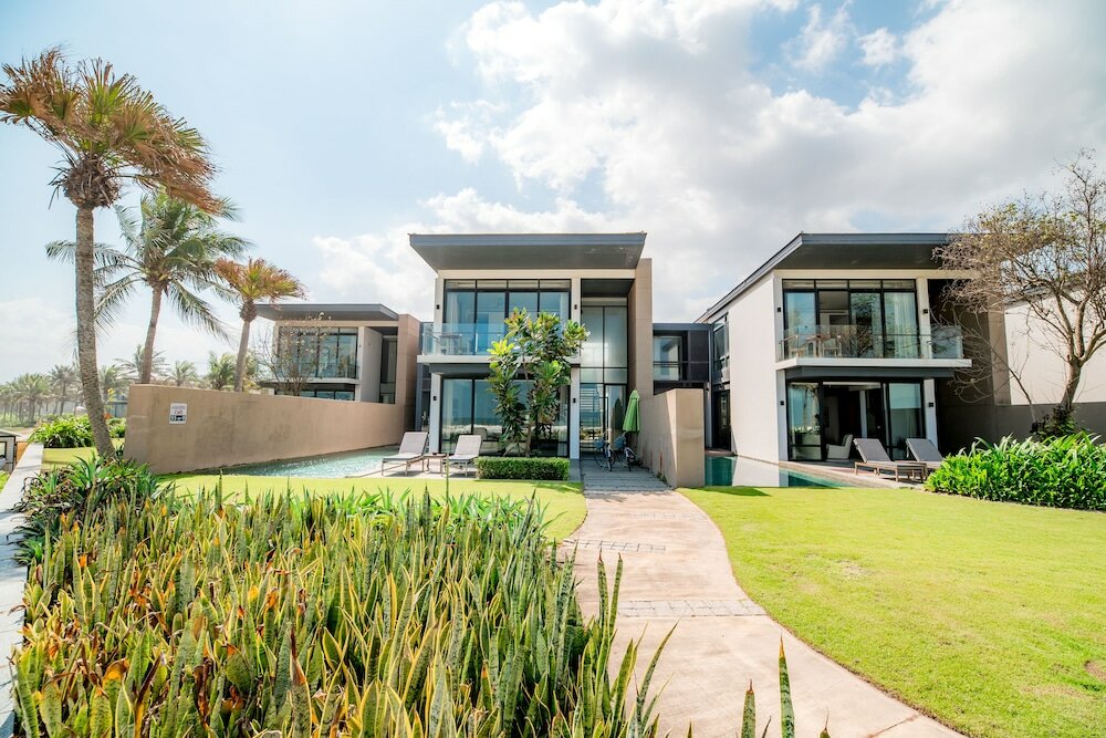Фото Beachfront Villa Danang Beach
