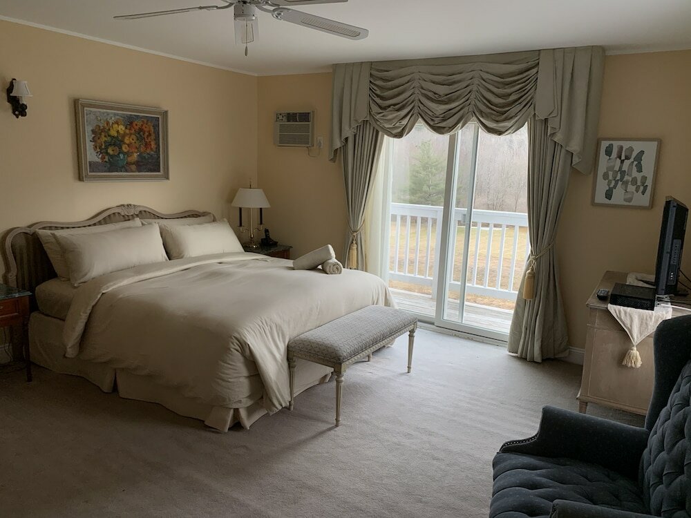 Фото Copperhood Retreat & SPA