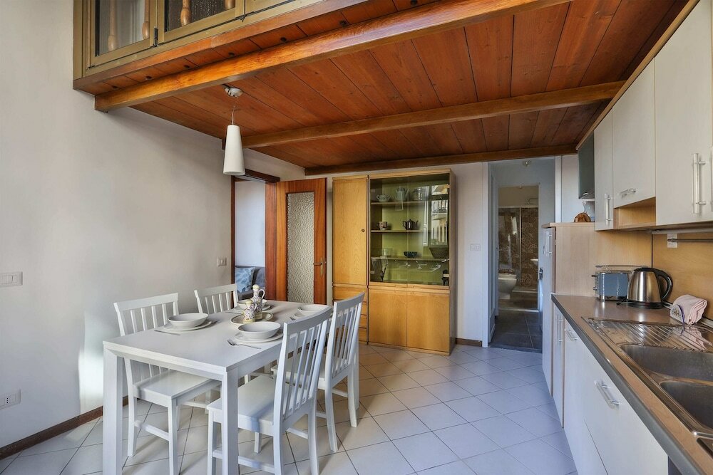 Фото Santa Maria Novella Bright and Modern Apartment - Hosted by Sweetstay