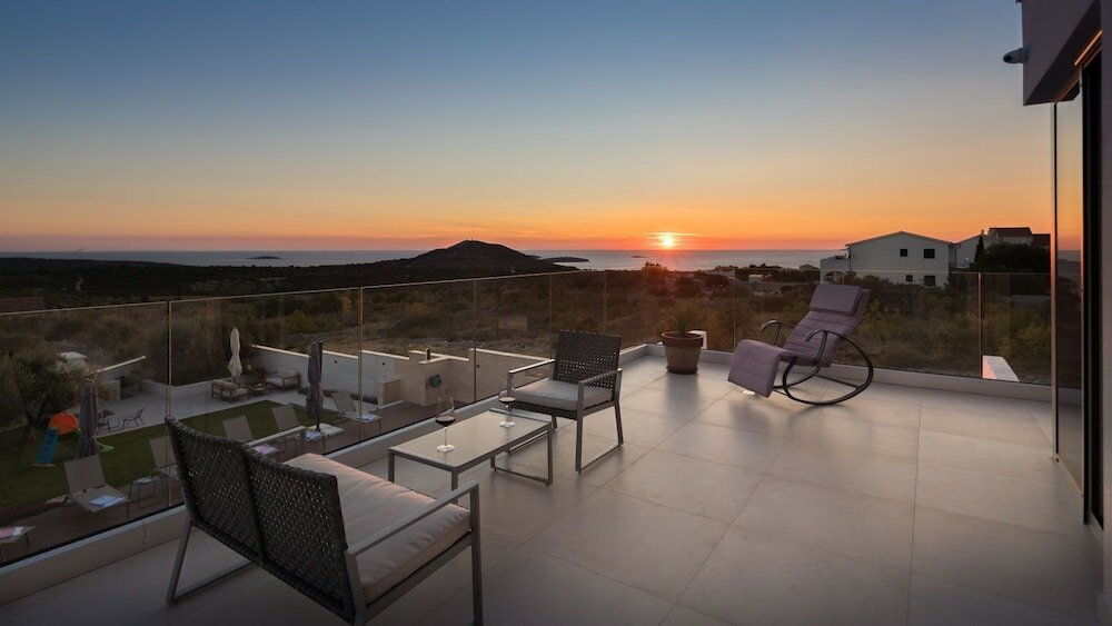 Фото Luxury Villa Cinderella with Swimming Pool