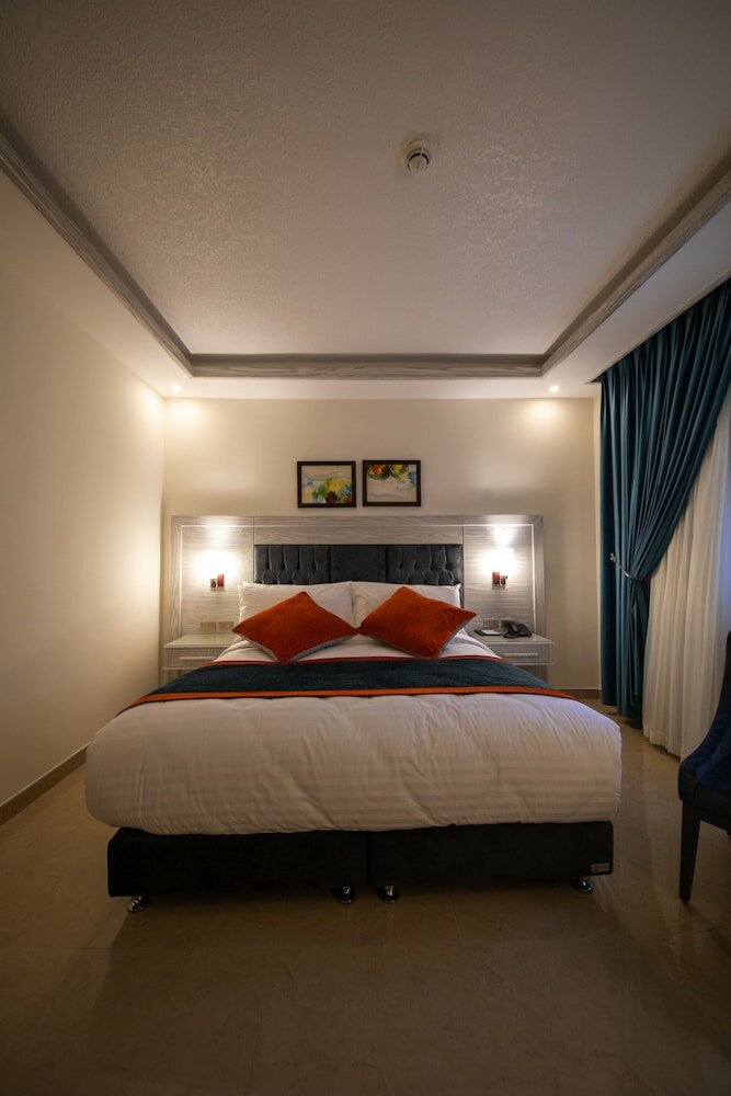 Фото Petra Canyon Hotel