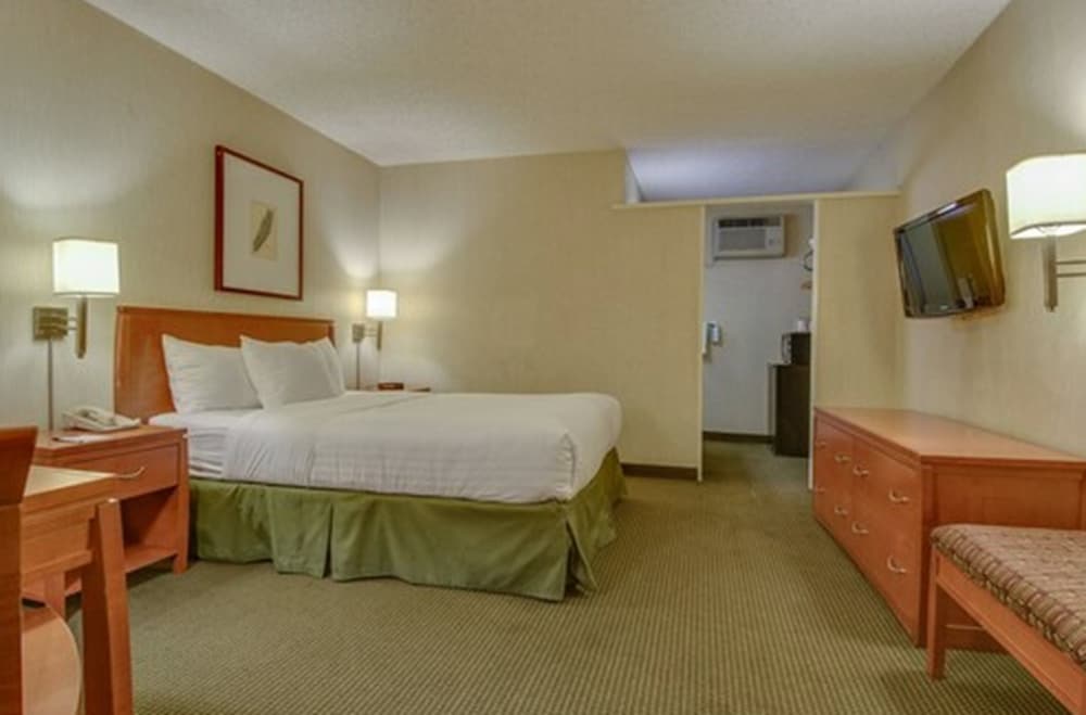 Фото Vagabond Inn Los Angeles at Usc