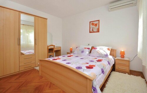 Гостиница Nice Home in Hvar With Wifi and 1 Bedrooms в Хваре