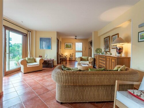 Гостиница Marvellous Holiday Home near Palermo with Pool & Garden