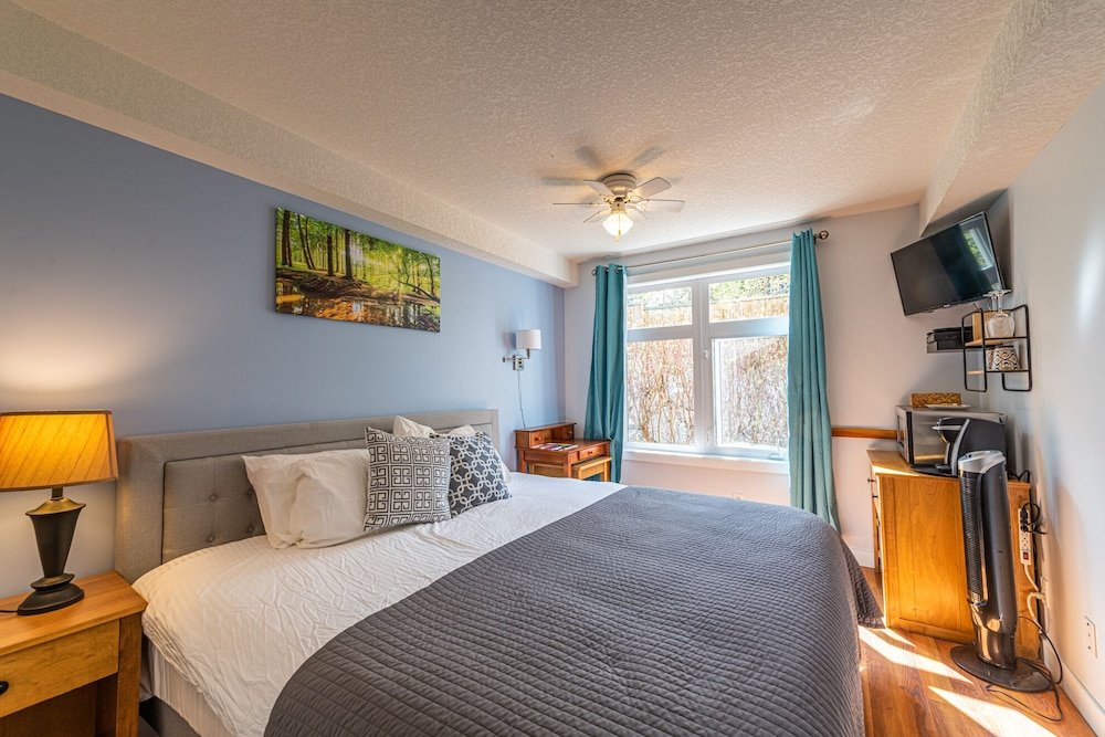 Фото 2 Bedroom Suite for Larger Group