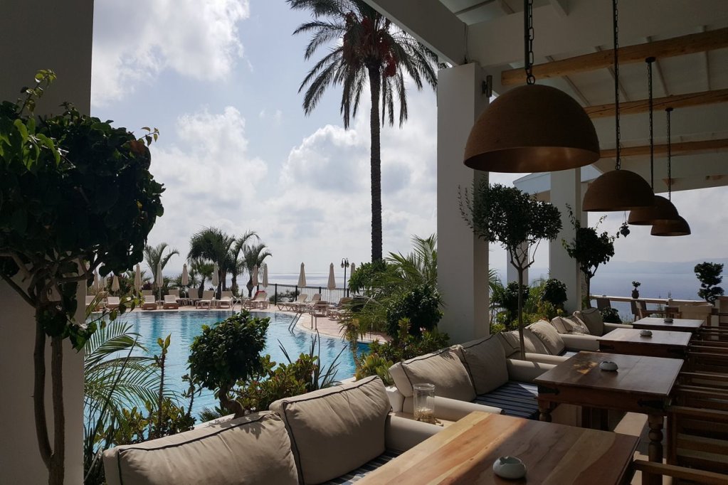 Фото Pefkos View Suites & Maisonette