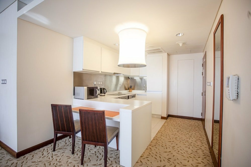 Hotel SuperHost - Amazing Burj Khalifa View From This Sleek Studio i Address Dubai Mall, Dubai, photo