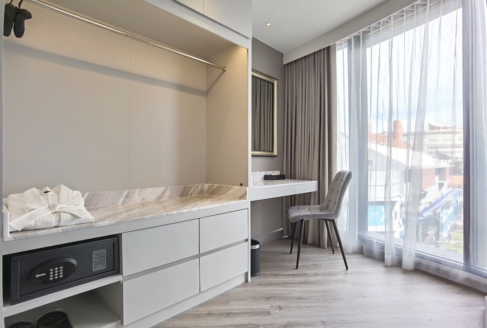 Фото The Continent Hotel Sukhumvit  Asok BTS Bangkok