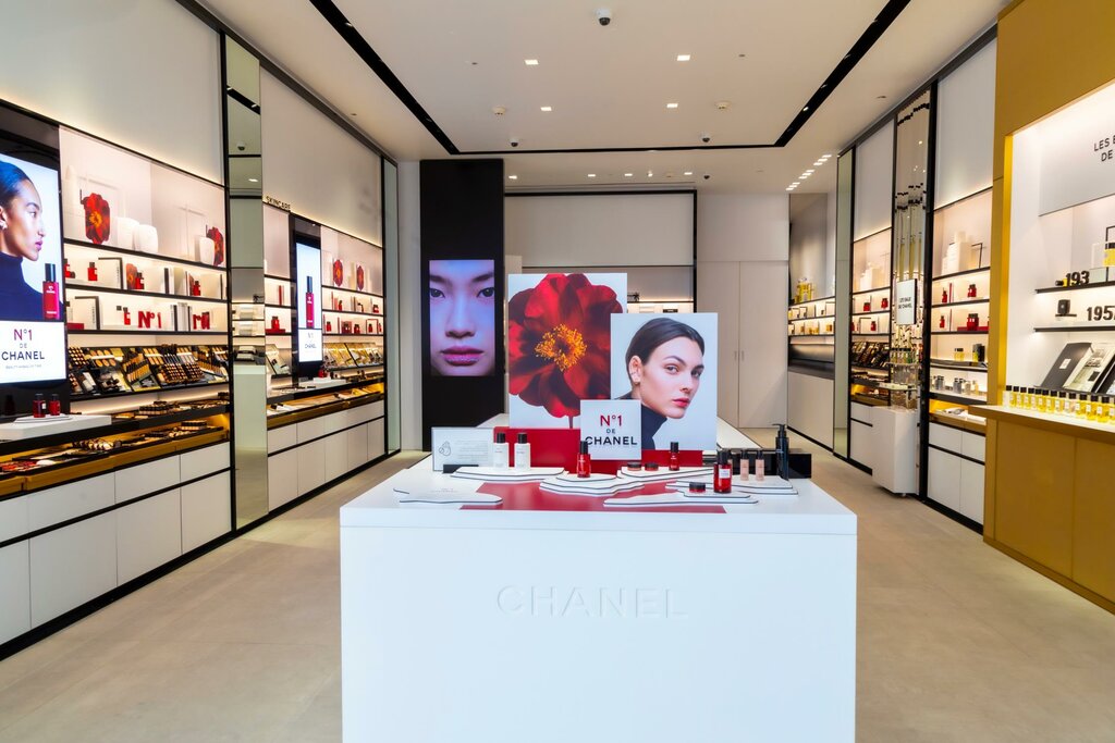 متجر بيع العطور ومستحضرات التجميل بوتيك شانيل للعطور و التجميل ، الرياض، صورة