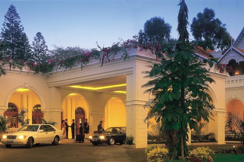 Гостиница Taj West End Bengaluru в Бангалоре