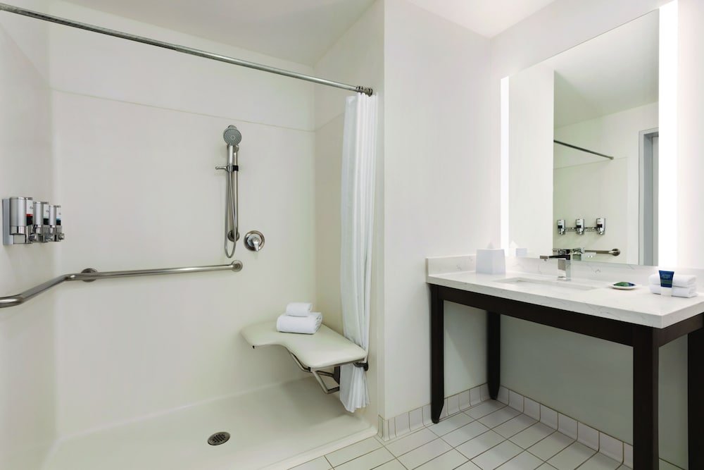 Фото Four Points by Sheraton Sacramento International Airport