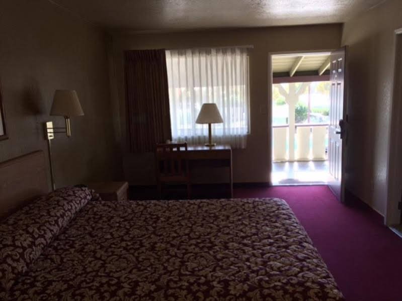 Фото Vino Inn & Suites