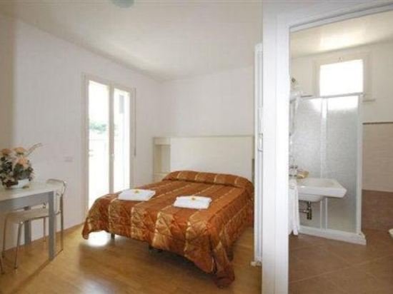 Фото Amadei Hotel Figaro & Apartments