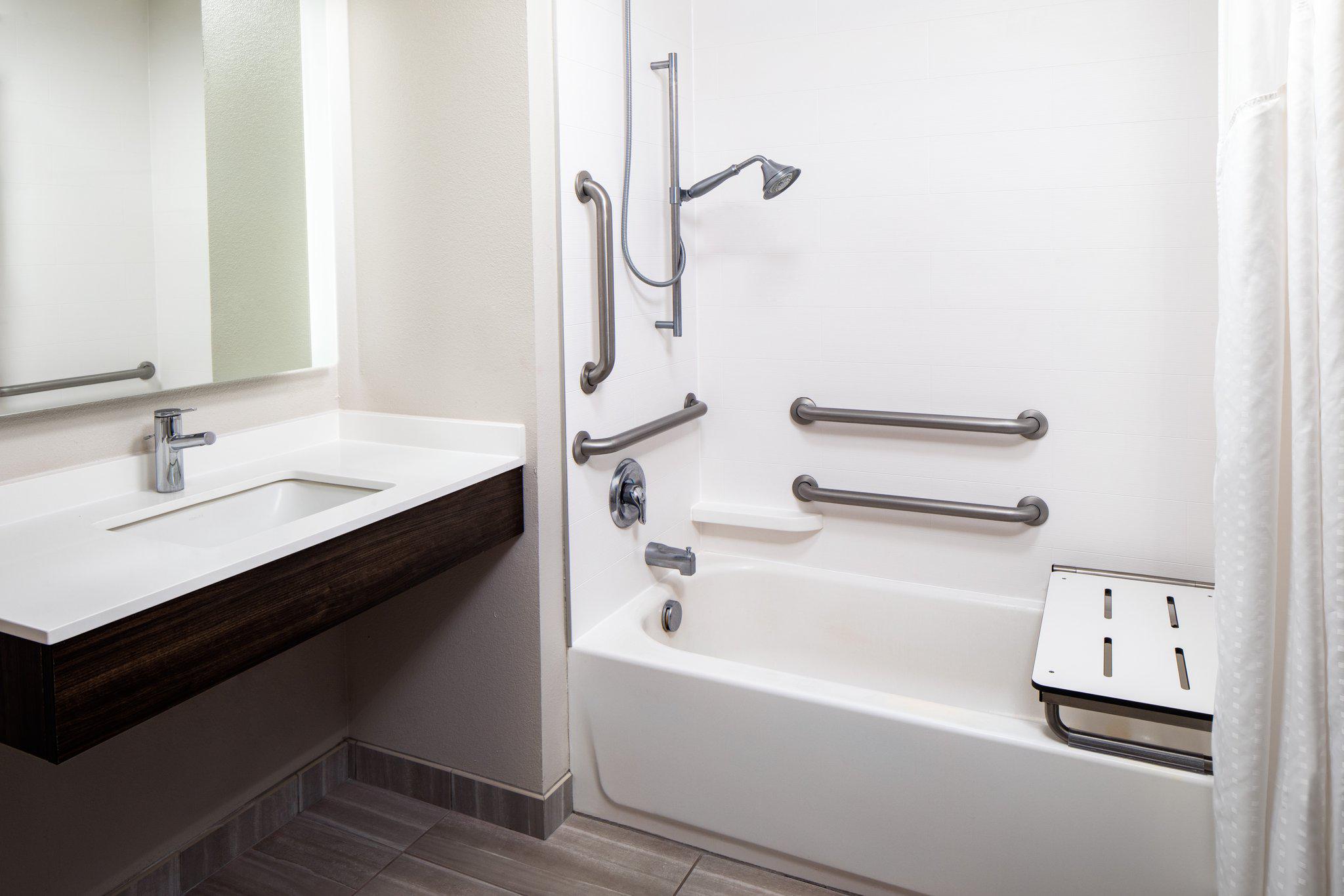 Фото Holiday Inn Express and Suites Los Alamos Entrada Park