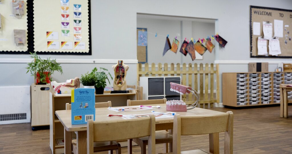Kindergarten, nursery Busy Bees at Chafford Hundred Station Side, England, photo