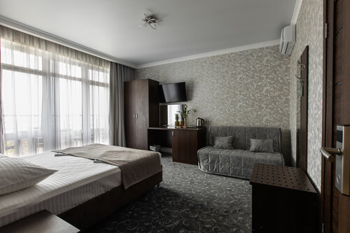 Гостиница Фемили отель в Новомихайловском