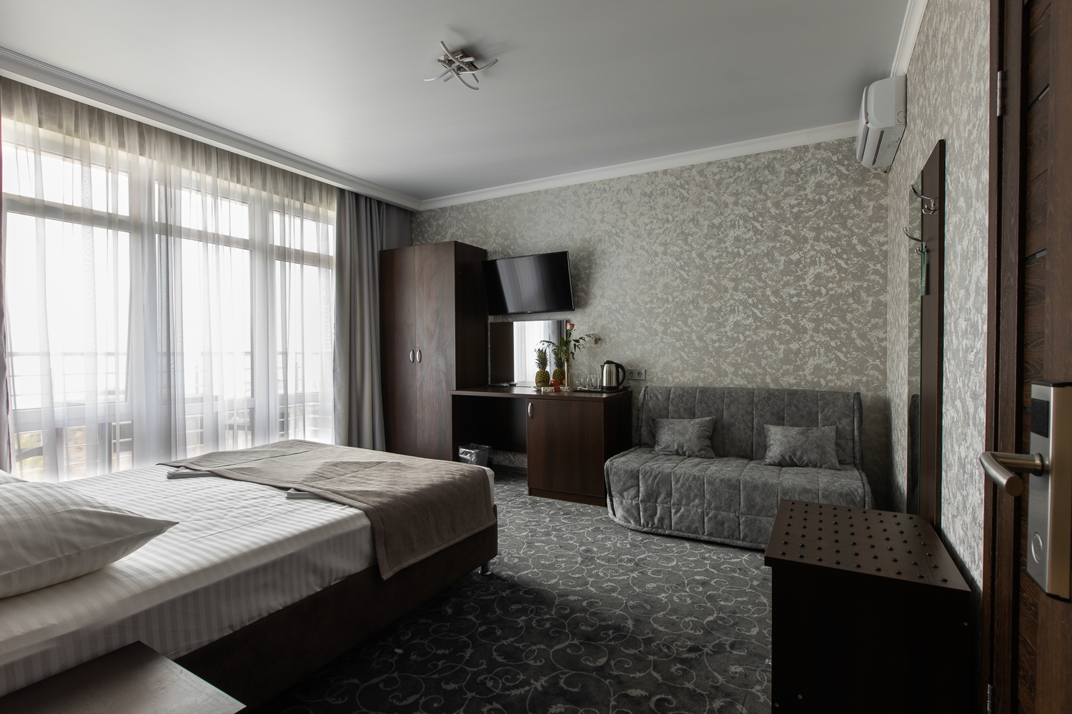 Фото Фемили отель