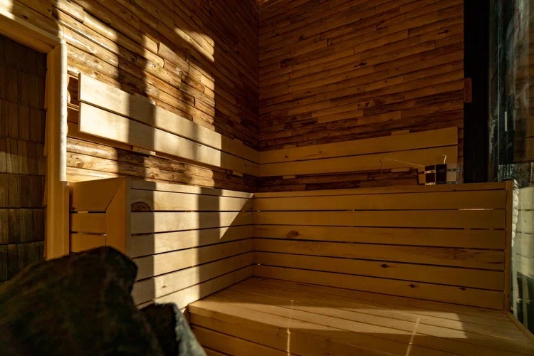 Фото Домик в соснах