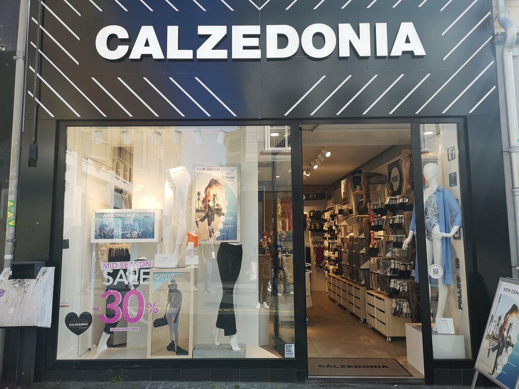Clothing store Calzedonia, Breda, photo