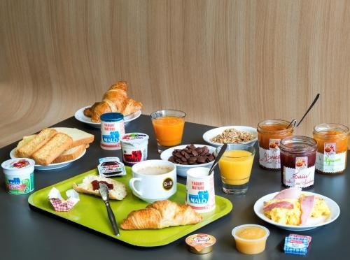 Фото B&b Hotel Dreux Centre