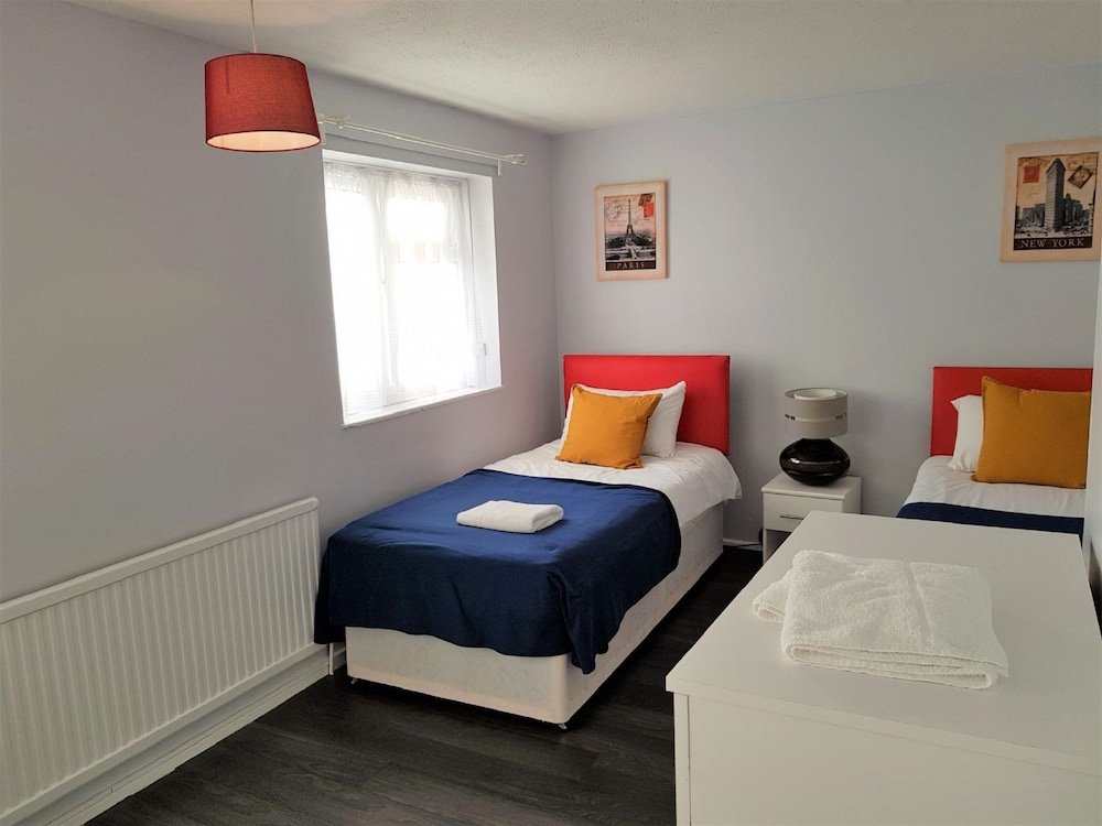 Фото Poynters House - Huku Kwetu Luton