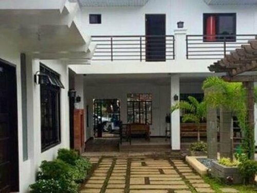 Гостиница Finesse Residencia Bar and Restaurant в Провинции Восточный Миндоро