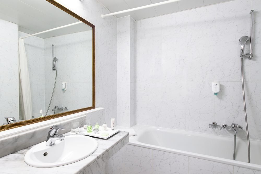 Фото Nh Geneva City