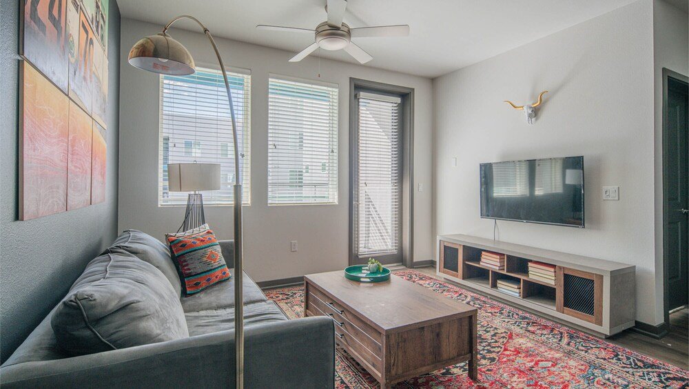 Фото Luxe Tempe Apartments by WanderJaunt