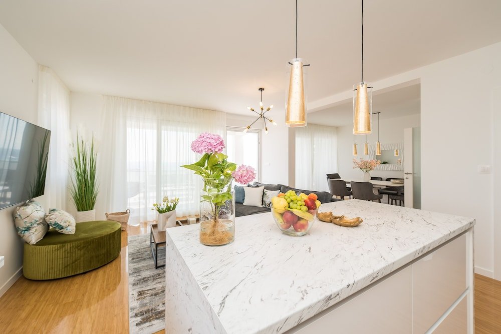 Фото Penthouse Apartment Perla with Jacuzzi