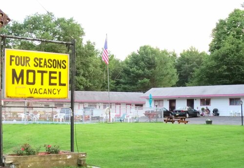 Гостиница Four Seasons Motel