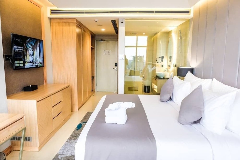 Фото Grand Dafam Surabaya