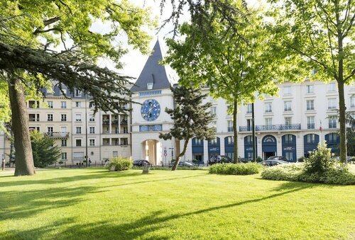 Гостиница Résidence du Grand Hôtel в Кламаре