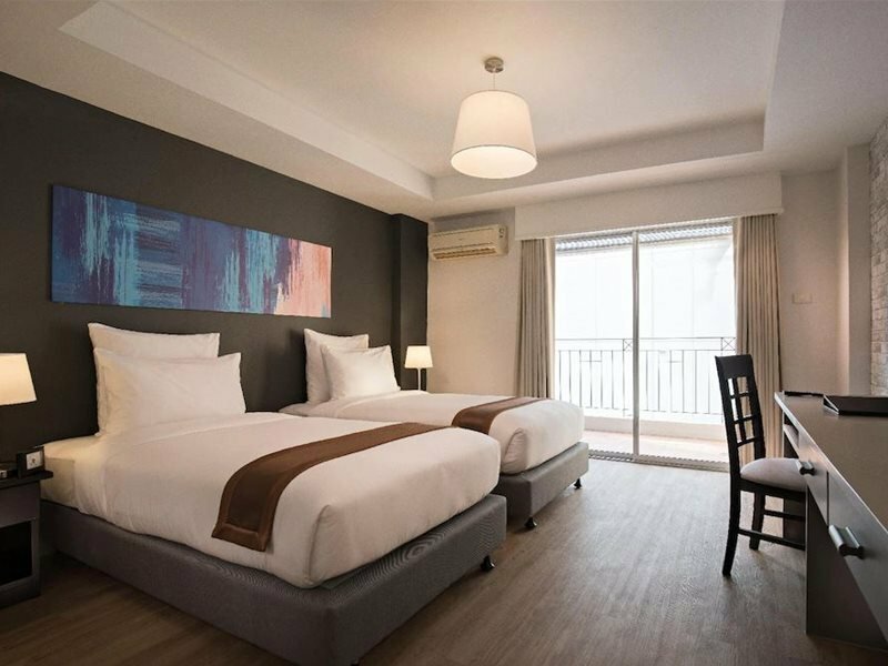 Гостиница Oakwood Hotel Journeyhub Pattaya в Паттайе